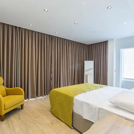 Alya Sierra Мугла