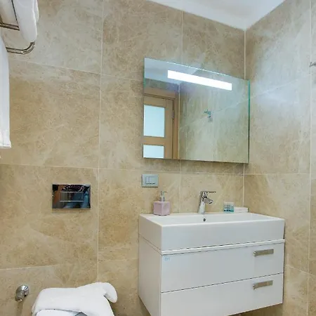 Alya Sierra Мугла